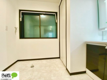 ���̑��@���C�h�݌v�̐��ʏ��͎��[��u������A�傫������@���]�T�Őݒu�ł��܂�