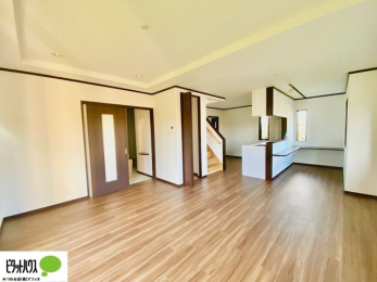 ���r���O�@�C���e���A�̉f����L�X�Ƃ������r���O