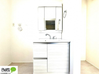 ���ʑ�E���ʏ��@�O�ʋ��̗���A�V���N���ȂǑ������[��������A�L�X�Ƃ������ʉ��ϑ�ł��B