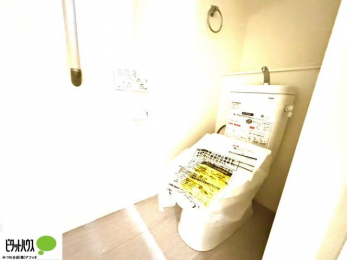 �g�C���@1�E2�K�E�H�V�����b�g�g�C�������B