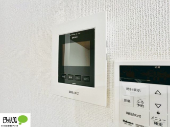 ���̑��@�{�H��ʐ^�@������Ԃ����S��TV���j�^�[�t���C���^�[�z��