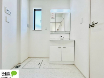 ���ʑ�E���ʏ��@�{�H��ʐ^�F���ʎ��ɏ���������A�J�r�\�h�ɂ��B�傫�ȋ��Ō��₷�����ʉ��ϑ�ł�