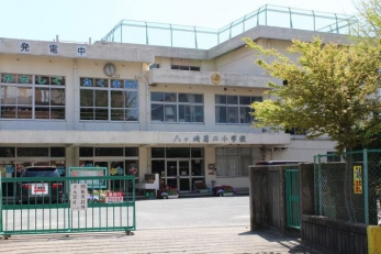 �@���ˎs�����P���񏬊w�Z �k��4���B 300m