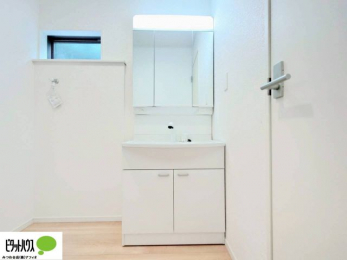 ���ʑ�E���ʏ��@�O�ʋ��̗���A�V���N���ȂǑ������[��������A�L�X�Ƃ������ʉ��ϑ�ł��B