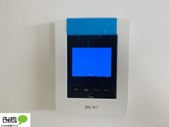 ���̑��@�{�H��ʐ^�@������Ԃ����S��TV���j�^�[�t���C���^�[�z��