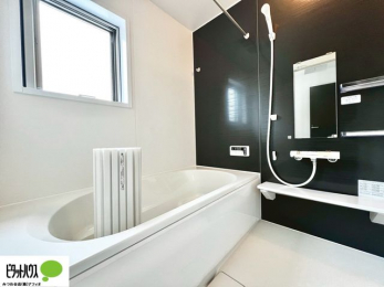 �����@�����̔�������Ă����o�X���[���͍L�X�������B�x���͂��q�l�ƈꏏ�ɗV�тȂ������܂��ˁB