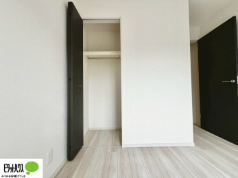 ���[�@���ꂼ��̂������Ɏ��[�X�y�[�X������̂Ńv���C�x�[�g�ȉו����g�߂ɒu�����Ƃ��ł��܂��B