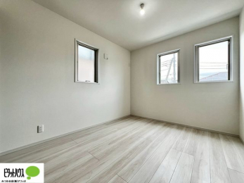 �q�������@2�ʍ̌��Ŗ��邭�A���ʂ��̗ǂ��������ł��B