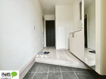 ���ց@�V���[�Y�{�b�N�X�ɂ́A�g�����Ȃ݃`�F�b�N���ł���S�g�~���[�t���I