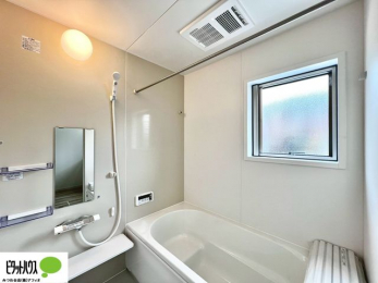 �����@�����̔�������Ă����o�X���[���͍L�X�������B�x���͂��q�l�ƈꏏ�ɗV�тȂ������܂��ˁB