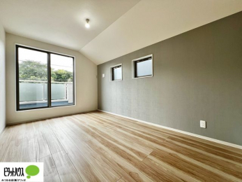 �Q���@����̏I���ɕv�w�ł������߂������Q���B�L���ɂ�Ƃ肪����A�Ƒ��̋C�z�������Ȃ������������x�߂���S�̃v���C�x�[�g��Ԃł��B