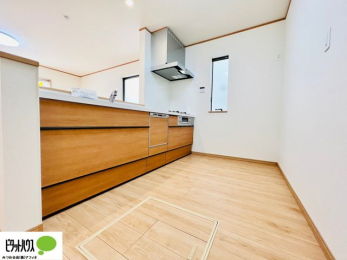 �L�b�`���@�{�H��ʐ^�@�V�z�Ȃ�ł͂̃s�J�s�J�̃L�b�`���͖����̂��������y�������Ă���܂��ˁB