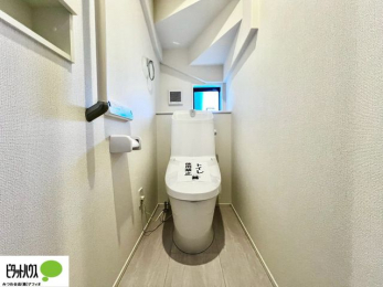 �g�C���@1�E2�K�E�H�V�����b�g�g�C�������B