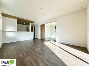 ���r���O�@�l�C�̑ΖʃL�b�`���ŉƑ��݂�Ȃ������ꏏ�B