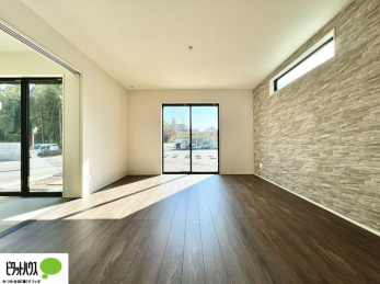 ���r���O�@�傫�ȑ�����ۓI�ȃ��r���O�́A�������邢��C�ɂ��Ă���܂��ˁB