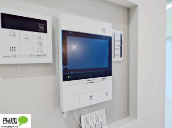 ���̑��@������Ԃ����S��TV���j�^�[�t���C���^�[�z��