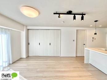 ���r���O�@�傫�ȑ�����ۓI�ȃ��r���O�́A�������邢��C�ɂ��Ă���܂��ˁB