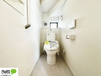 �g�C���@1�E2�K�E�H�V�����b�g�g�C�������B