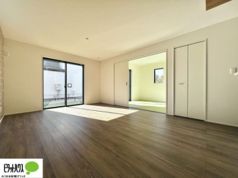 ���̑��@�傫�ȑ�����ۓI�ȃ��r���O�́A�������邢��C�ɂ��Ă���܂��ˁB