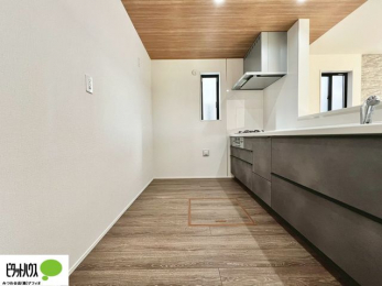 �L�b�`���@�V�z�Ȃ�ł͂̃s�J�s�J�̃L�b�`���͖����̂��������y�������Ă���܂��ˁB