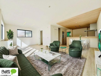 ���r���O�@�L�X�k�c�j�I����̑傫�ȃ\�t�@��u���Ă������f��ӏ܂��ǂ��ł��ˁB���Ƌ�E���x�i�̓��C�A�E�g���C���[�W�������̂ŁA��������ۏ؂�����̂ł͂���܂���B