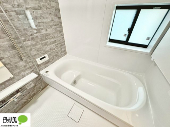 �����@�����������F���̗����ŁA1���̔��������������Ă��������B