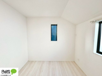 �q�������@2�ʍ̌��Ŗ��邭�A���ʂ��̗ǂ��������ł��B