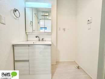 ���ʑ�E���ʏ��@�O�ʋ��̗���A�V���N���ȂǑ������[��������A�L�X�Ƃ������ʉ��ϑ�ł��B