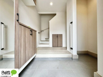 ���ց@�V���[�Y�{�b�N�X�ɂ́A�g�����Ȃ݃`�F�b�N���ł���S�g�~���[�t���I