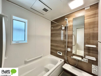 �����@�{�H��ʐ^�F1���̔�����������x���̓��͂��q�l�Ƃ̃R�~���j�P�[�V�����̏�Ƃ���