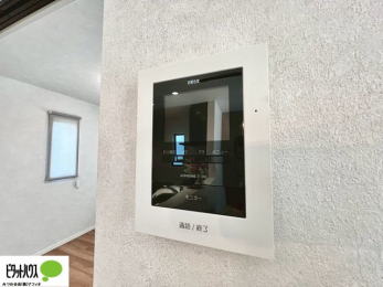 ���̑��@�{�H��ʐ^�F������Ԃ����S��TV���j�^�[�t���C���^�[�z��