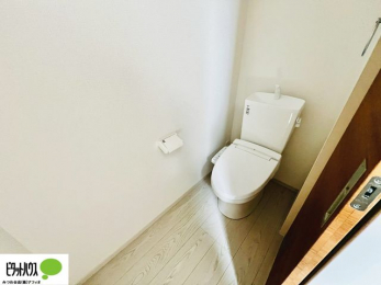 �g�C���@�{�H��ʐ^�F1�E2�K�E�H�V�����b�g�g�C�������B