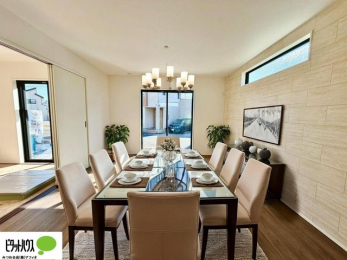 ���r���O�@�傫�ȑ�����ۓI�ȃ��r���O�́A�������邢��C�ɂ��Ă���܂��ˁB���Ƌ�E���x�i�̓��C�A�E�g���C���[�W�������̂ŁA��������ۏ؂�����̂ł͂���܂���B