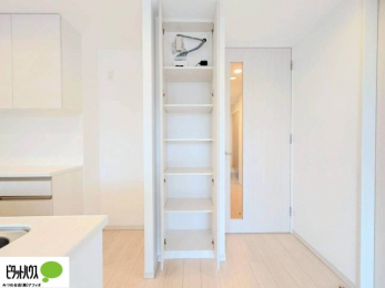 ���[�@�L�b�`���ׂ̎��[�X�y�[�X�͂Ƃ��Ă����肪�����ł��B