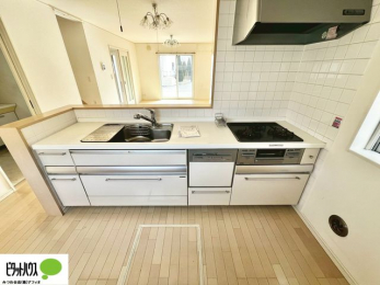 �L�b�`���@�Ƒ��Ƃ��b���Ȃ���y���������ł���J�E���^�[�L�b�`���B