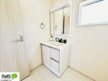 ���ʑ�E���ʏ��@�{�H��ʐ^�F�O�ʋ��̗���A�V���N���ȂǑ������[��������A�L�X�Ƃ������ʉ��ϑ�ł��B