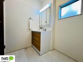 ���ʑ�E���ʏ��@�{�H��ʐ^�F���ʎ��ɏ���������A�J�r�\�h�ɂ��B�傫�ȋ��Ō��₷�����ʉ��ϑ�ł�