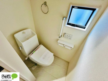 �g�C���@�{�H��ʐ^�@1�E2�K�E�H�V�����b�g�g�C�������B