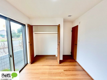 ���[�@���ꂼ��̂������Ɏ��[�X�y�[�X������̂Ńv���C�x�[�g�ȉו����g�߂ɒu�����Ƃ��ł��܂��B