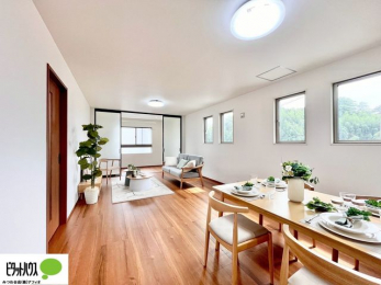 ���r���O�@�傫�ȑ�����ۓI�ȃ��r���O�́A�������邢��C�ɂ��Ă���܂��ˁB