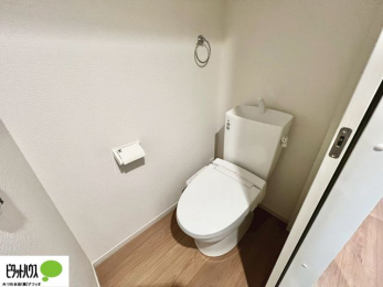 �g�C���@�{�H��ʐ^�@1�E2�K�E�H�V�����b�g�g�C�������B