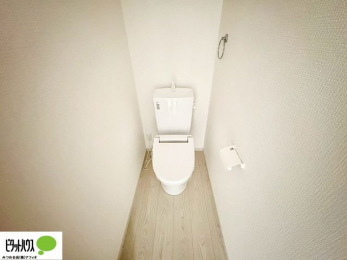 �g�C���@�{�H��ʐ^�F1�E2�K�E�H�V�����b�g�g�C�������B