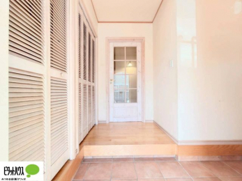 ���ց@����