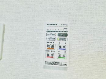 ���̑��@�{�H��ʐ^�@24���Ԋ��C�E���C�E�����E�����E�g�[�t��