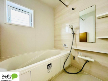 �����@�{�H��ʐ^�F1���̔�����������x���̓��͂��q�l�Ƃ̃R�~���j�P�[�V�����̏�Ƃ���