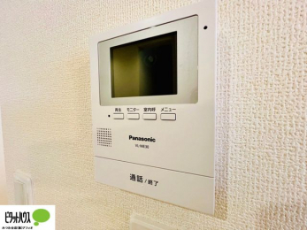 ���̑��@�{�H��ʐ^�F������Ԃ����S��TV���j�^�[�t���C���^�[�z��