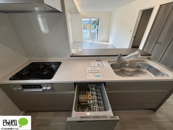 �L�b�`���@�H���̌�̕Еt�����y�ɂȂ�A�H��􂢊����@�t���B