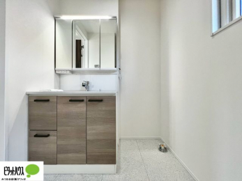 ���ʑ�E���ʏ��@�g���₷���V���v���Ȑ��ʉ��ϑ�B�����̎x�x�͂�������n�܂�܂��B