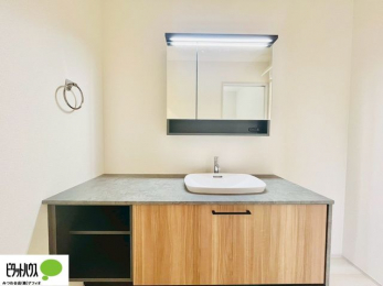 ���ʑ�E���ʏ��@�{�H��ʐ^�F�O�ʋ��̗���A�V���N���ȂǑ������[��������A�L�X�Ƃ������ʉ��ϑ�ł��B