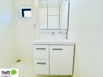 ���ʑ�E���ʏ��@�{�H��ʐ^�@�O�ʋ��̗���A�V���N���ȂǑ������[��������A�L�X�Ƃ������ʉ��ϑ�ł��B